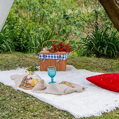 Abrigo Dos Maias - A Soulful Retreat In By Hostwise Baião