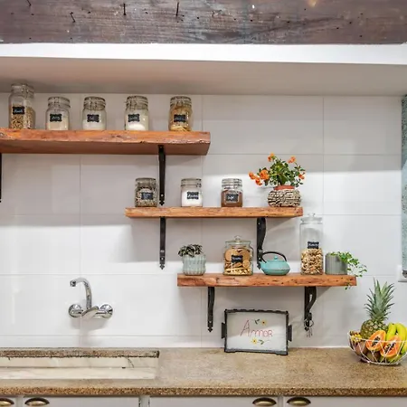 Vakantiehuis Abrigo Dos Maias - A Soulful Retreat In By Hostwise *