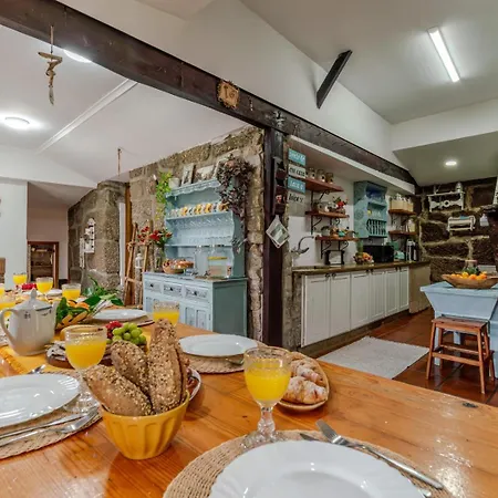Abrigo Dos Maias - A Soulful Retreat In By Hostwise Baiao
