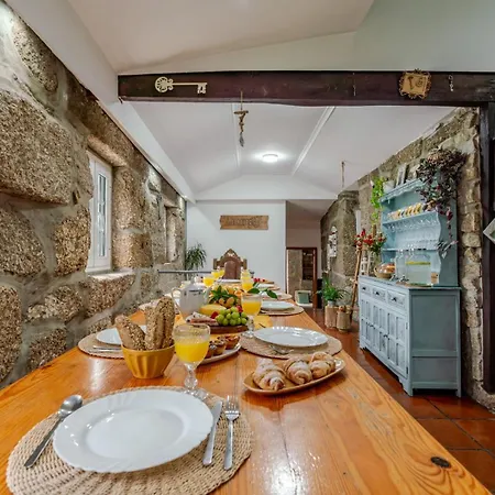 Abrigo Dos Maias - A Soulful Retreat In By Hostwise Casa de Férias