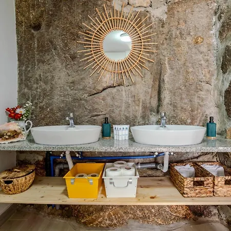 Abrigo Dos Maias - A Soulful Retreat In By Hostwise Holiday home