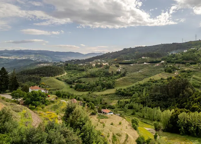 Abrigo Dos Maias - A Soulful Retreat In By Hostwise