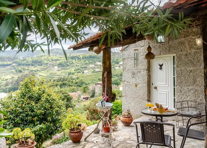 Abrigo Dos Maias - A Soulful Retreat In By Hostwise Nyaraló