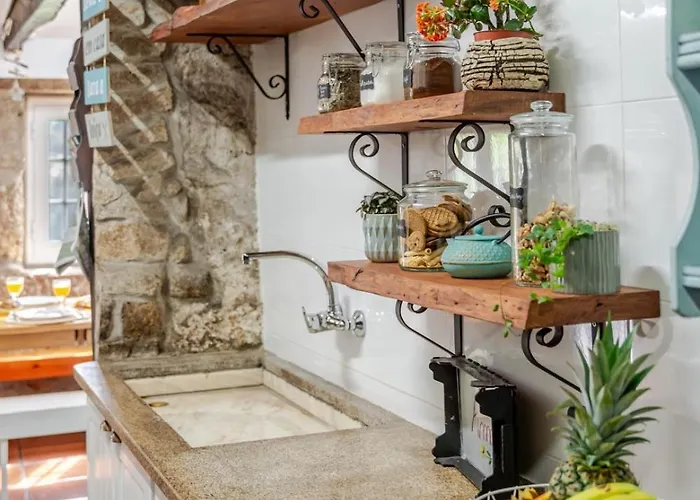 Abrigo Dos Maias - A Soulful Retreat In By Hostwise Nyaraló *