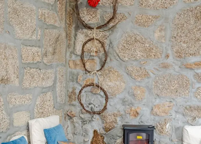 Nyaraló Abrigo Dos Maias - A Soulful Retreat In By Hostwise