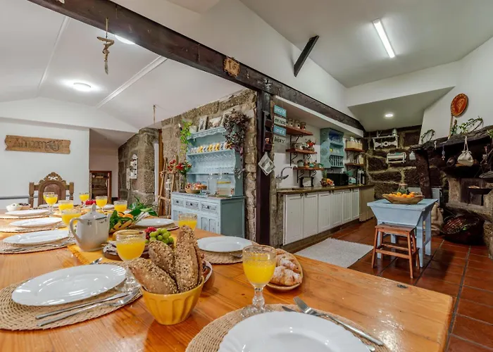 Abrigo Dos Maias - A Soulful Retreat In By Hostwise Baião