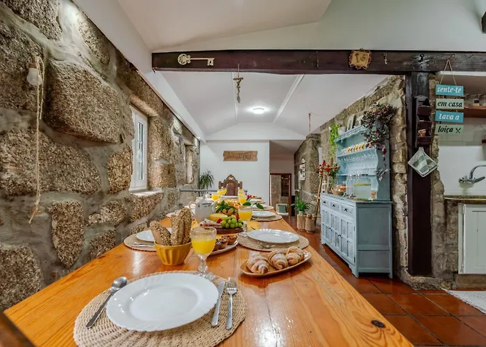 Abrigo Dos Maias - A Soulful Retreat In By Hostwise Nyaraló