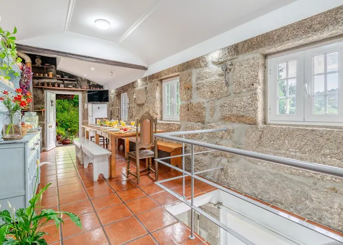 Nyaraló Abrigo Dos Maias - A Soulful Retreat In By Hostwise