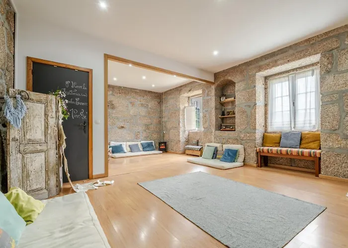 Abrigo Dos Maias - A Soulful Retreat In By Hostwise Nyaraló